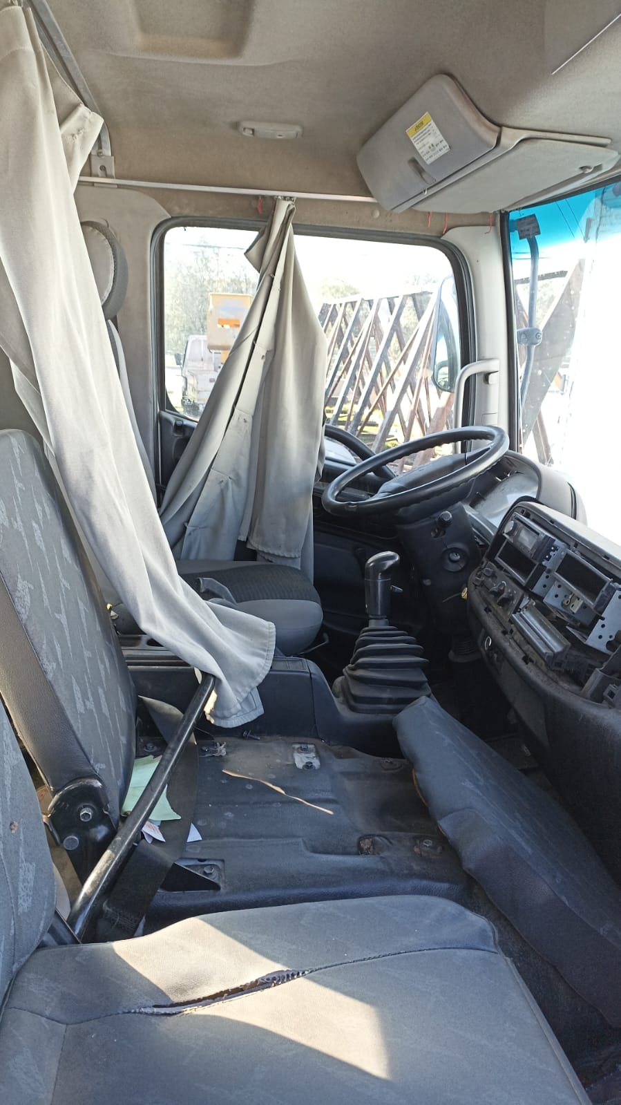 EJE Hino GH 2005  USADO  EN DESARME